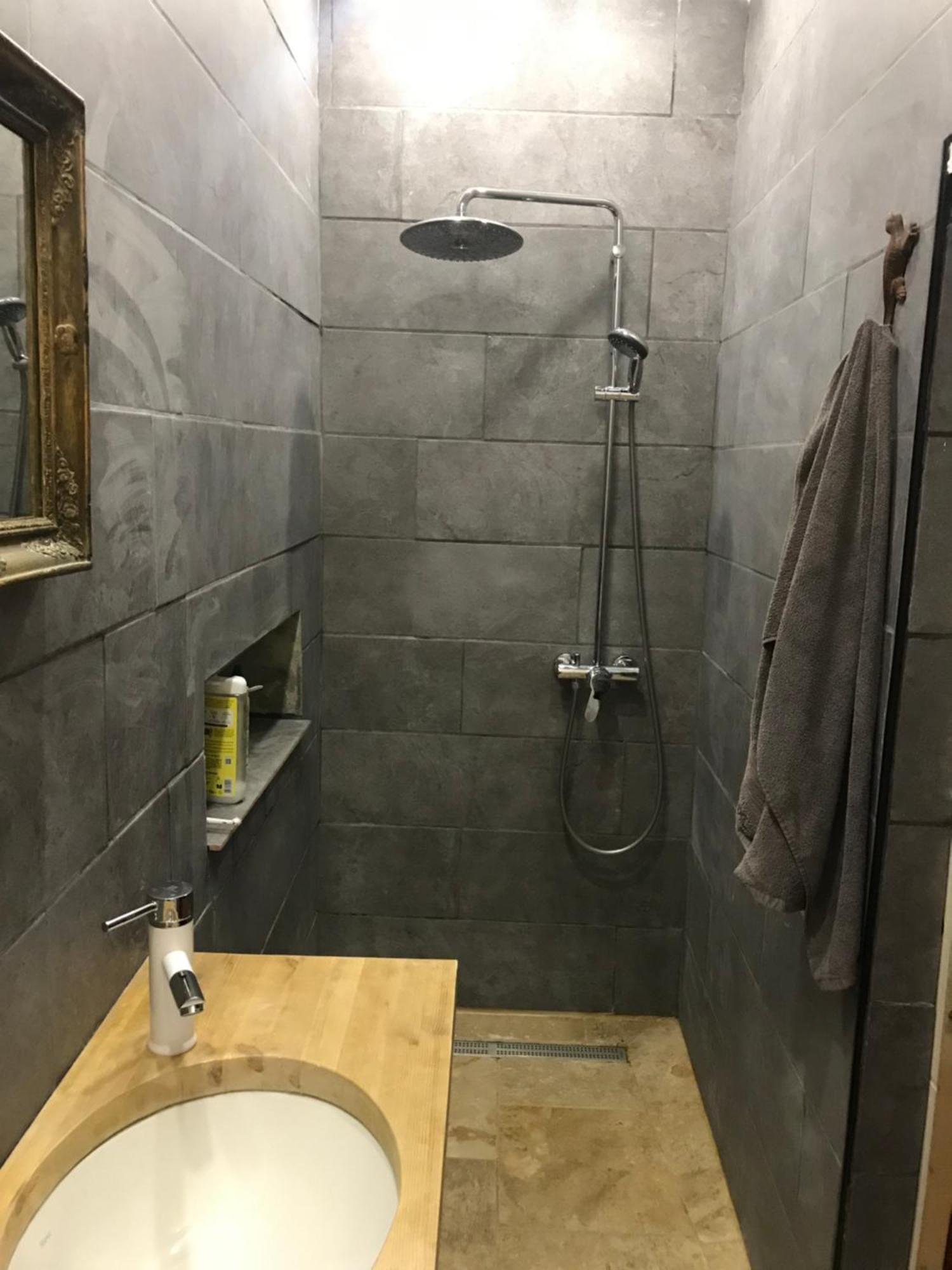 Le Petit Apartment Coursan Luaran gambar